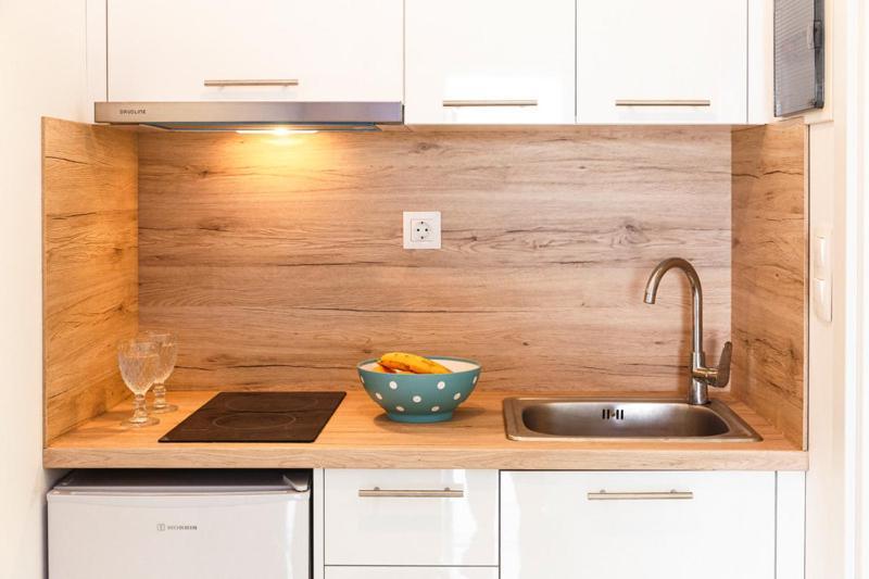 Nikogroup Plaza Apartment Полихроно Екстериор снимка